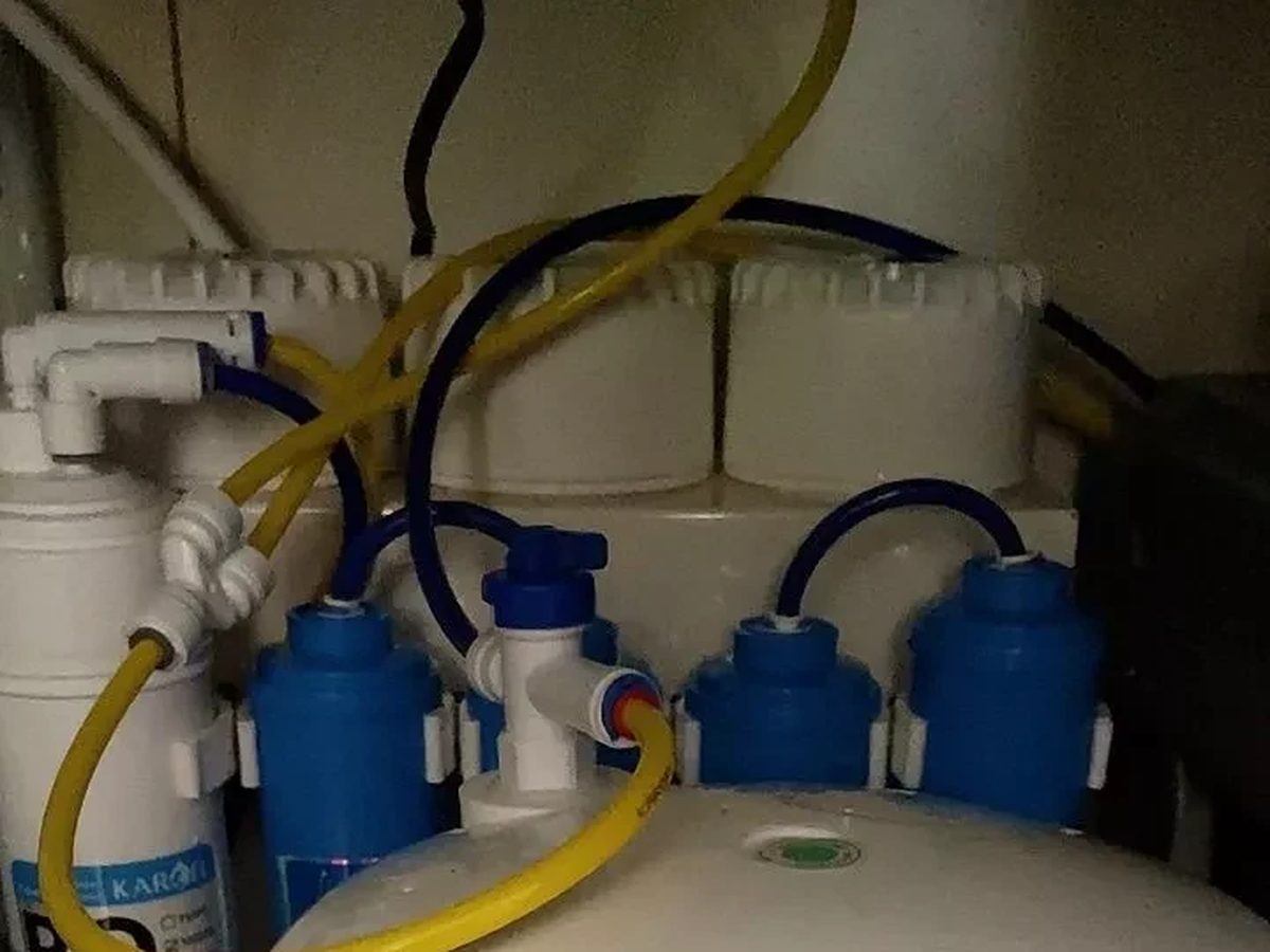 Karofi RO water purifier and storage tank after installation