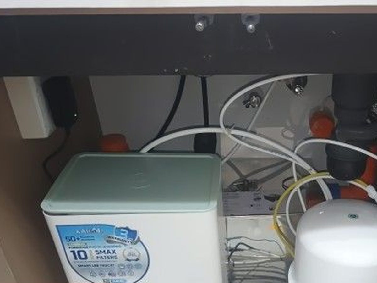 Karofi SMAX RO water purifier installed under a sink