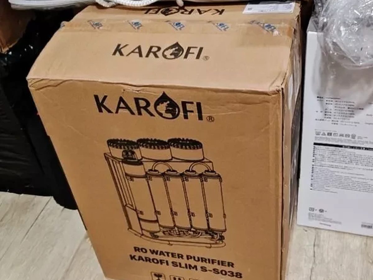 Karofi SlimPure S-S038 box delivered to a customer's home